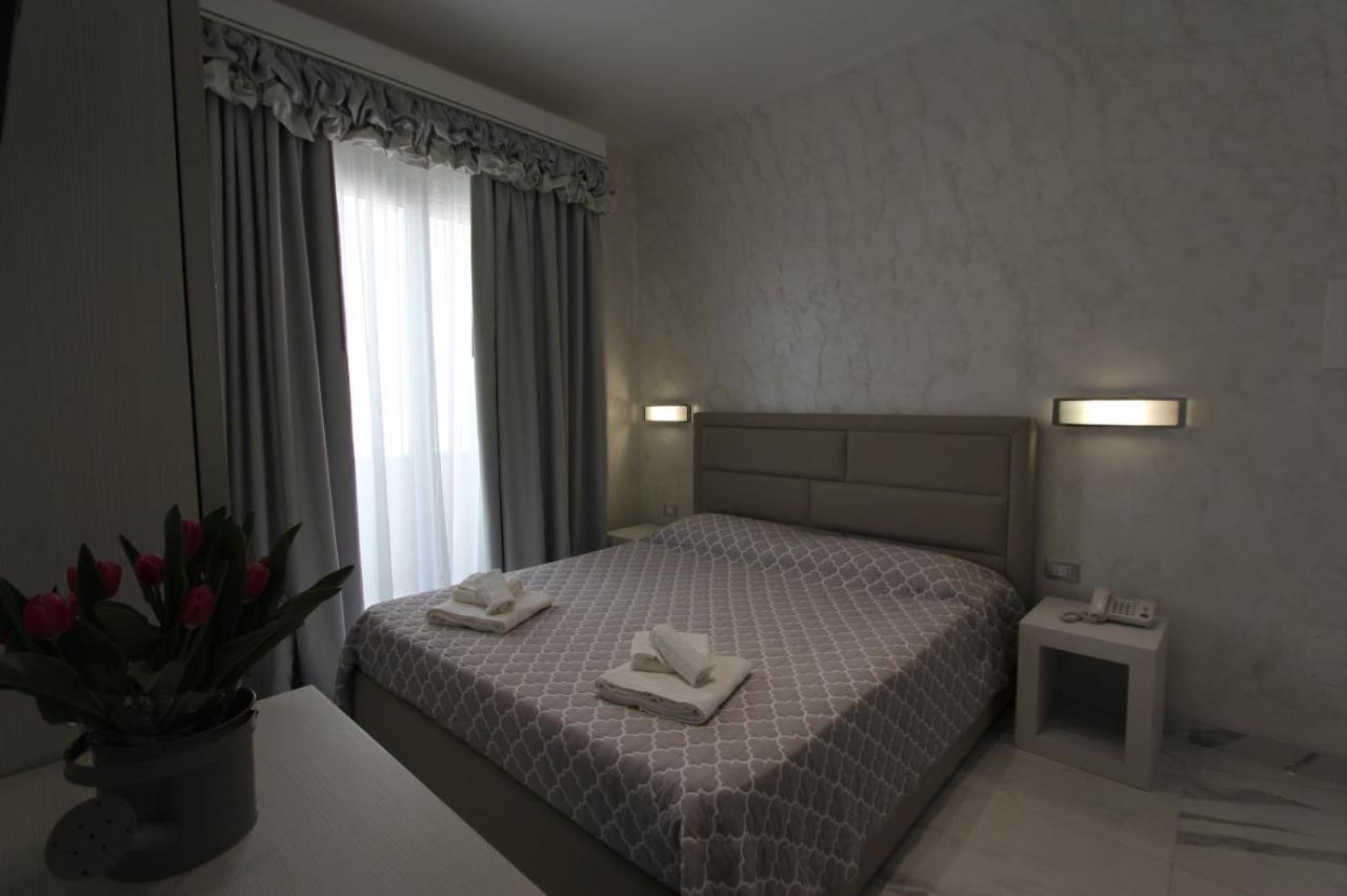 Standard Double Room,1205875387:JPEG
